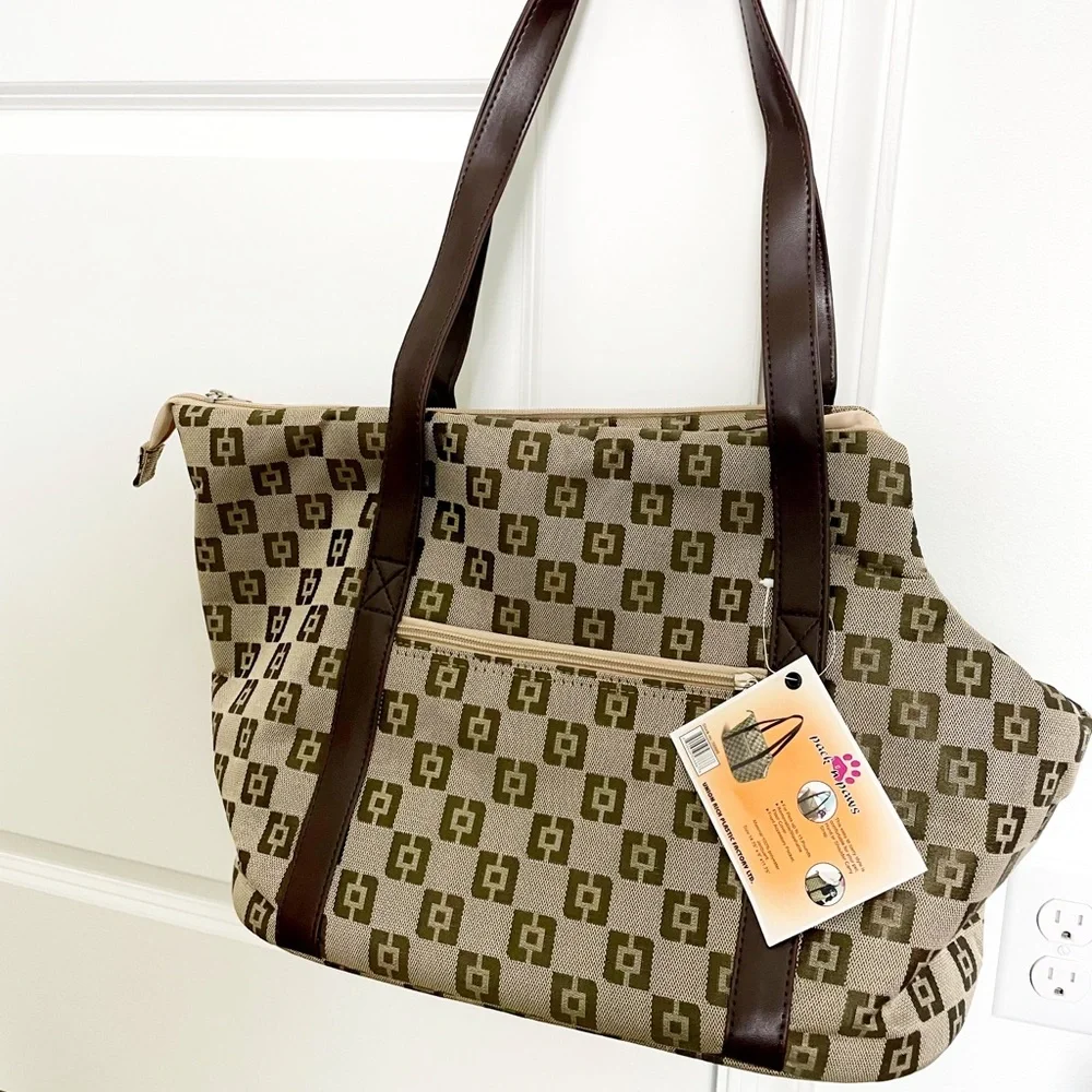 Pack n Paws pet carrier / dog carrier